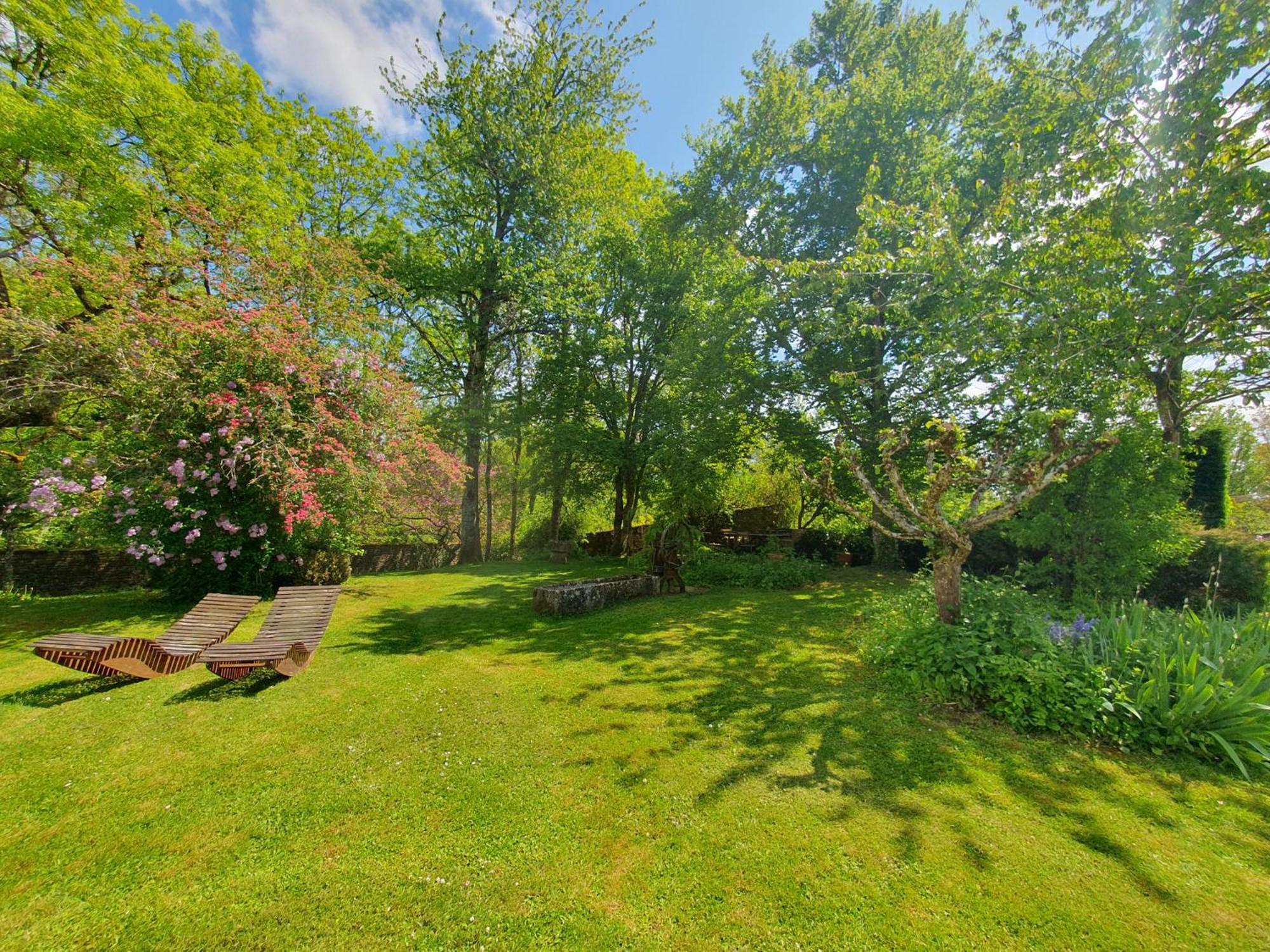 Bed and Breakfast Jardin Des Sens, La Rente D'Eguilly Экстерьер фото